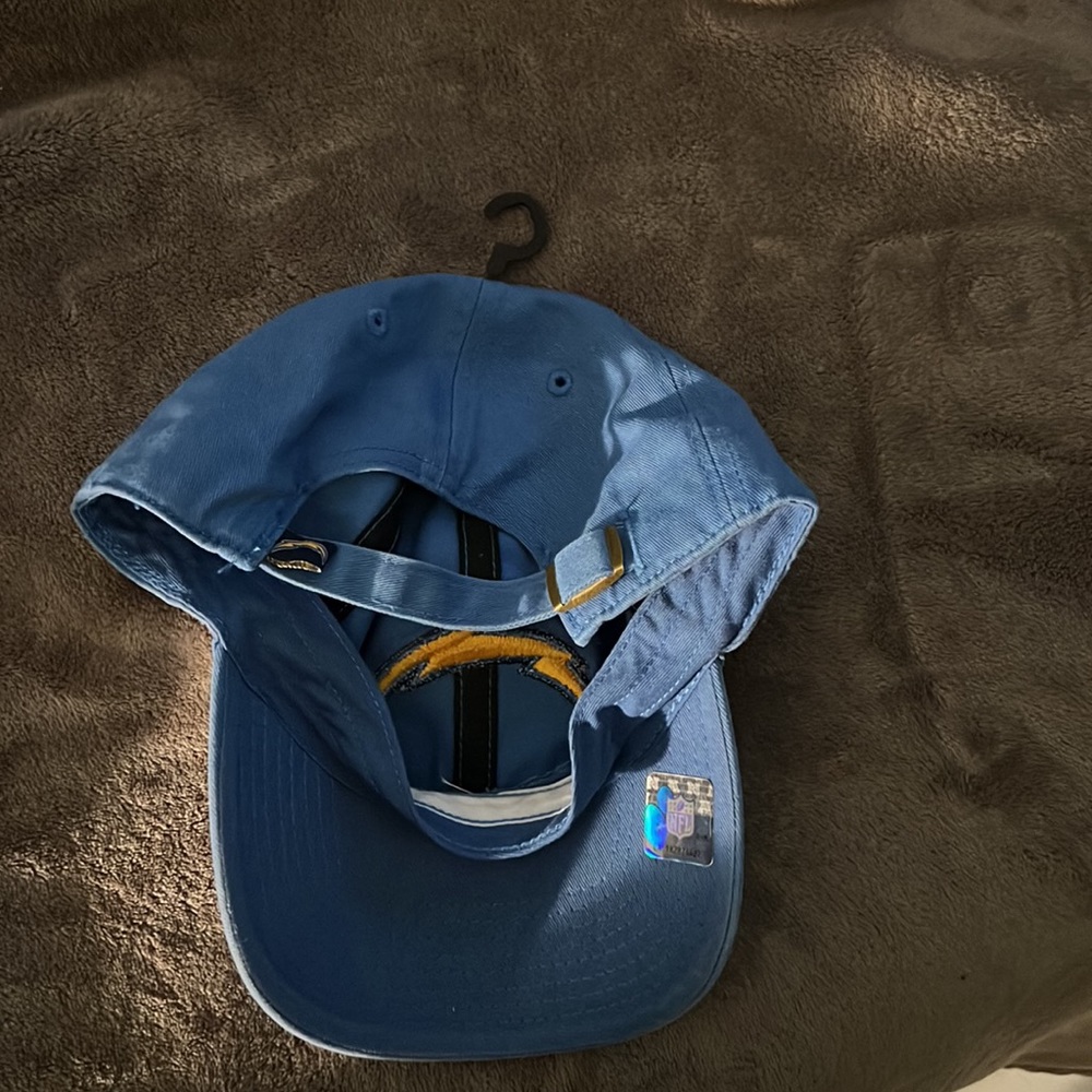 Adjustable hat - Picture 2 of 2